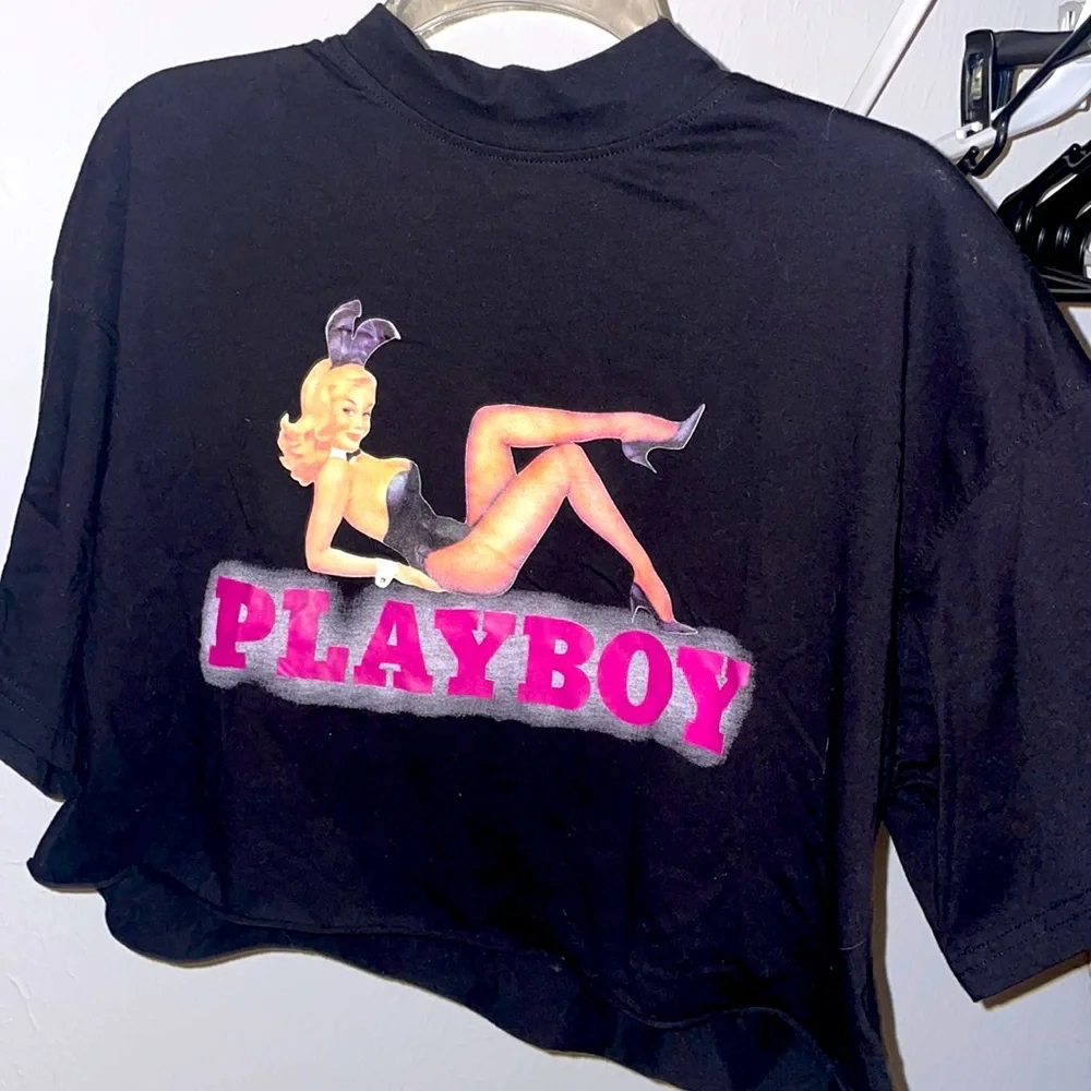 Playboy Loose-fitted Cropped Short Sleeve Shirt - Picture 1 of 3